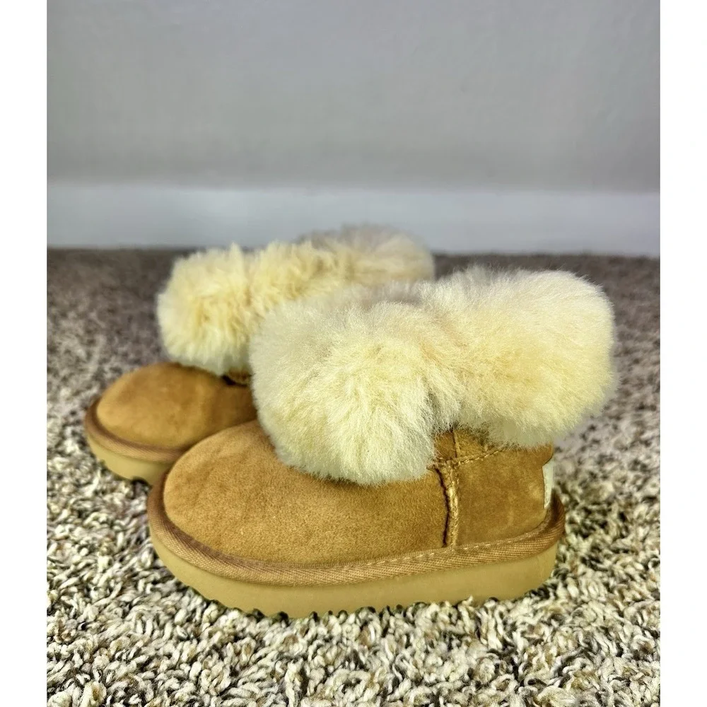 UGG‎ Toddler Classic II Booties Chestnut Plush Sheepskin Size 7 (Worn Once)